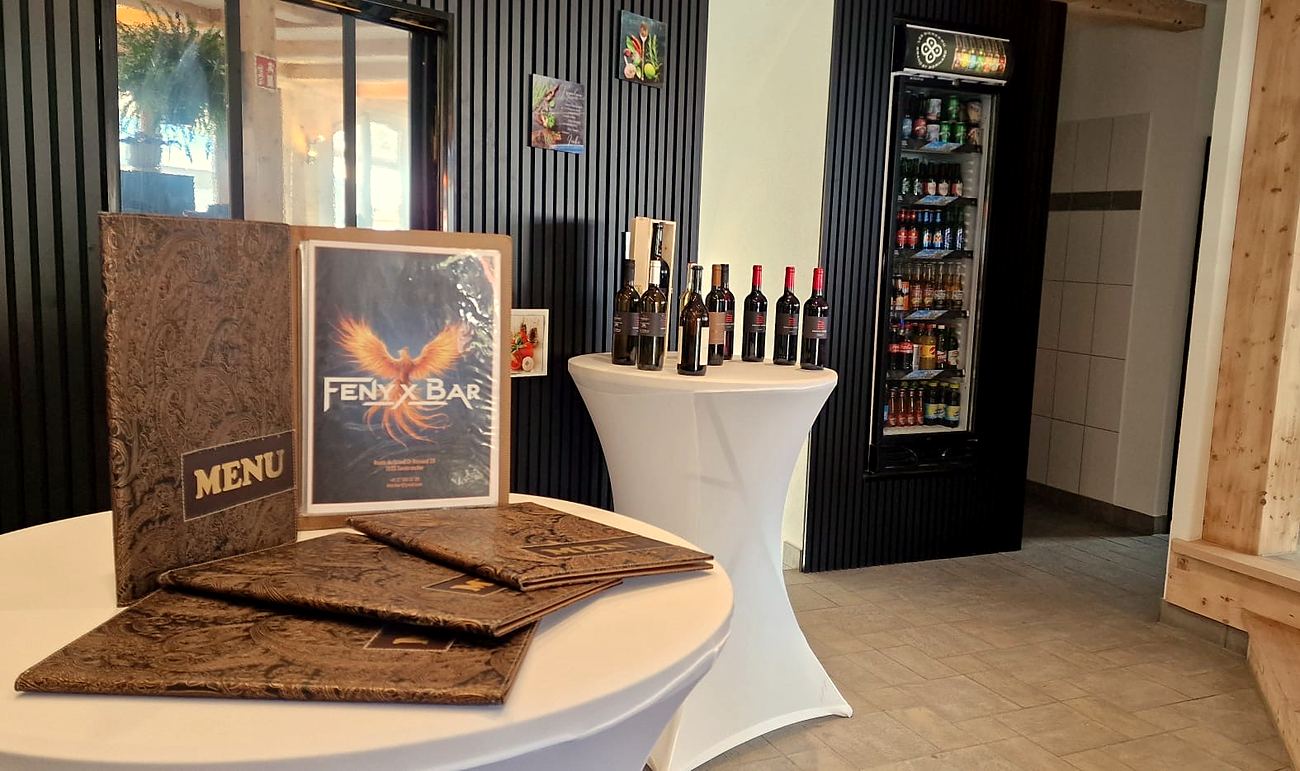 Les menus du Fenyx sur une table haute
